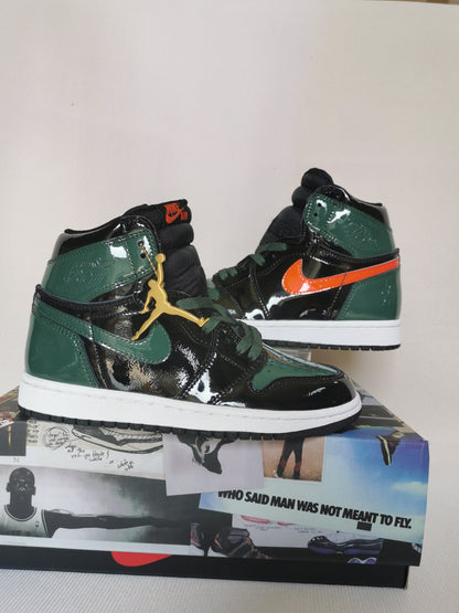 Air Jordan 1 Retro High OG 'Pine Green Black'