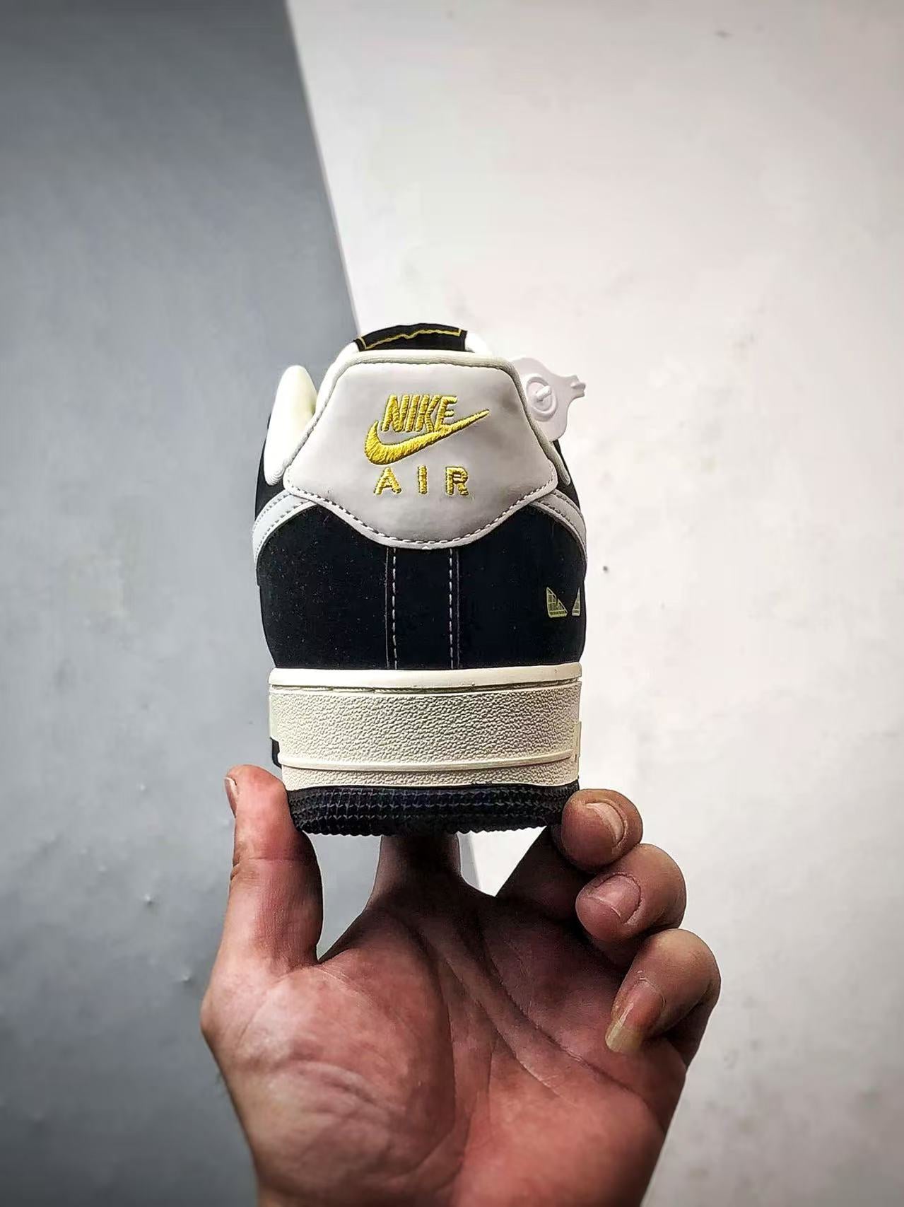 Nike Air Force 1 “Black/Yellow” – Bold Contrast &amp; Streetwear Legacy