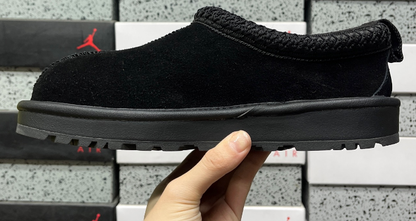 UGG Classic Snow Boot in Black