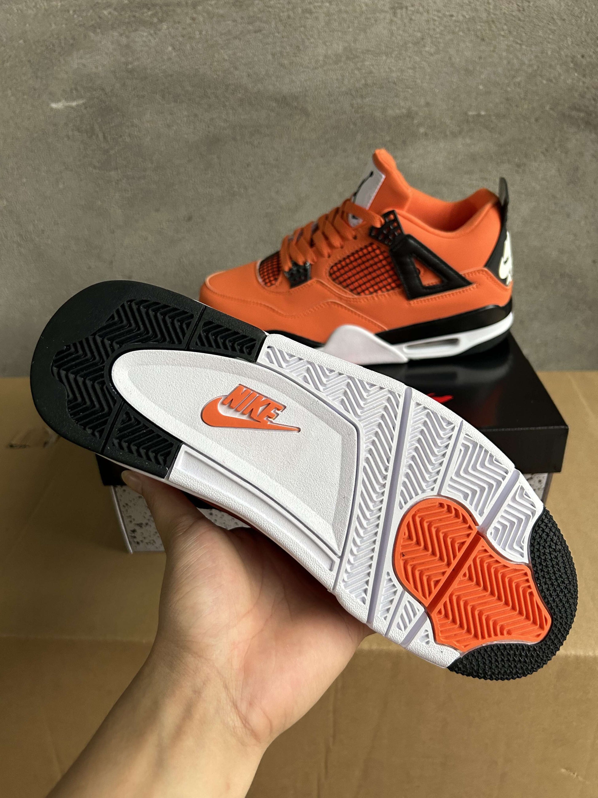Air Jordan 4 Retro 'Orange'