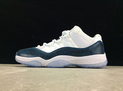 AIR JORDAN 11 RETRO LOW LE SNAKESKIN WHITE/BLACK - NAVY - Prime Reps