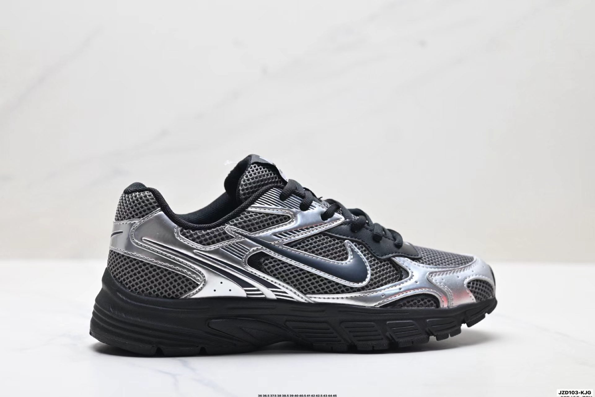 Nike Zoom Vomero 20 in Black/Silver: Stealth Reactor