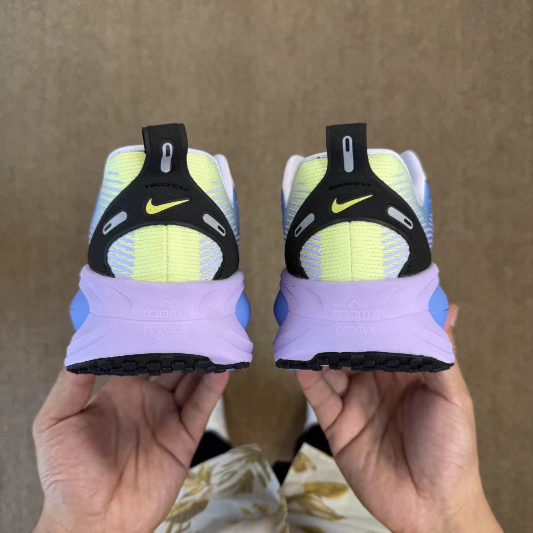 Nike Zoom Vomero in Blue/Purple: Twilight Gradient