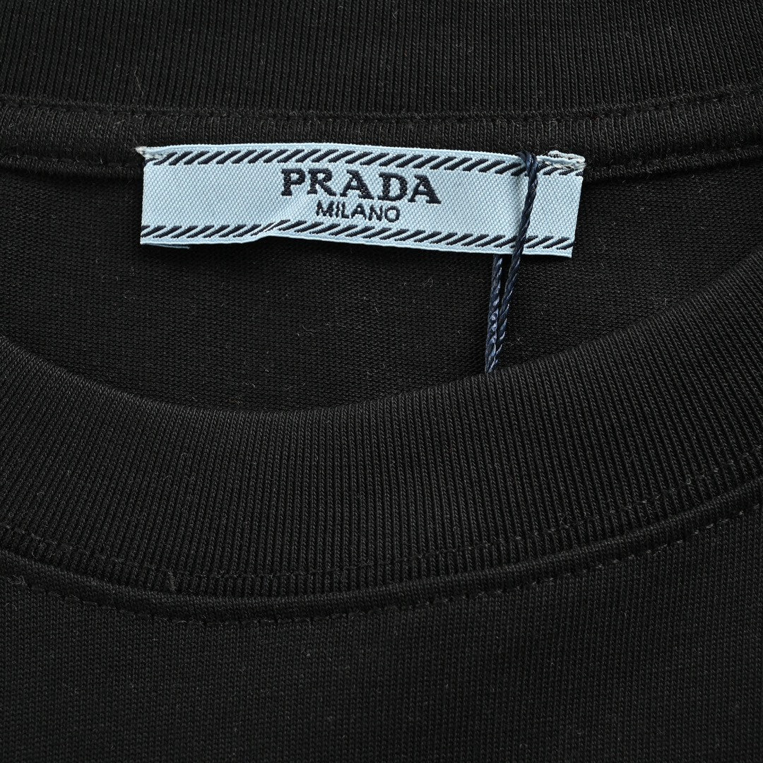 Pra*a t-shirt - pocket detail