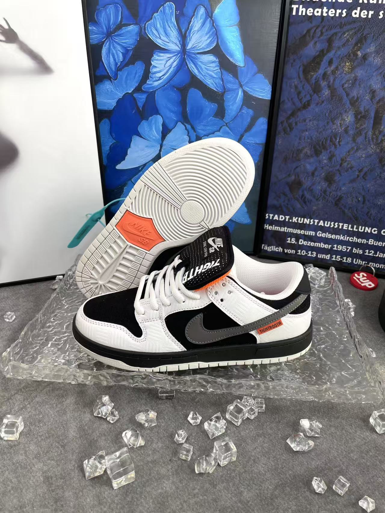 Nike SB Dunk Low 'Reverse Panda': A Monochrome Masterpiece, Reimagined.