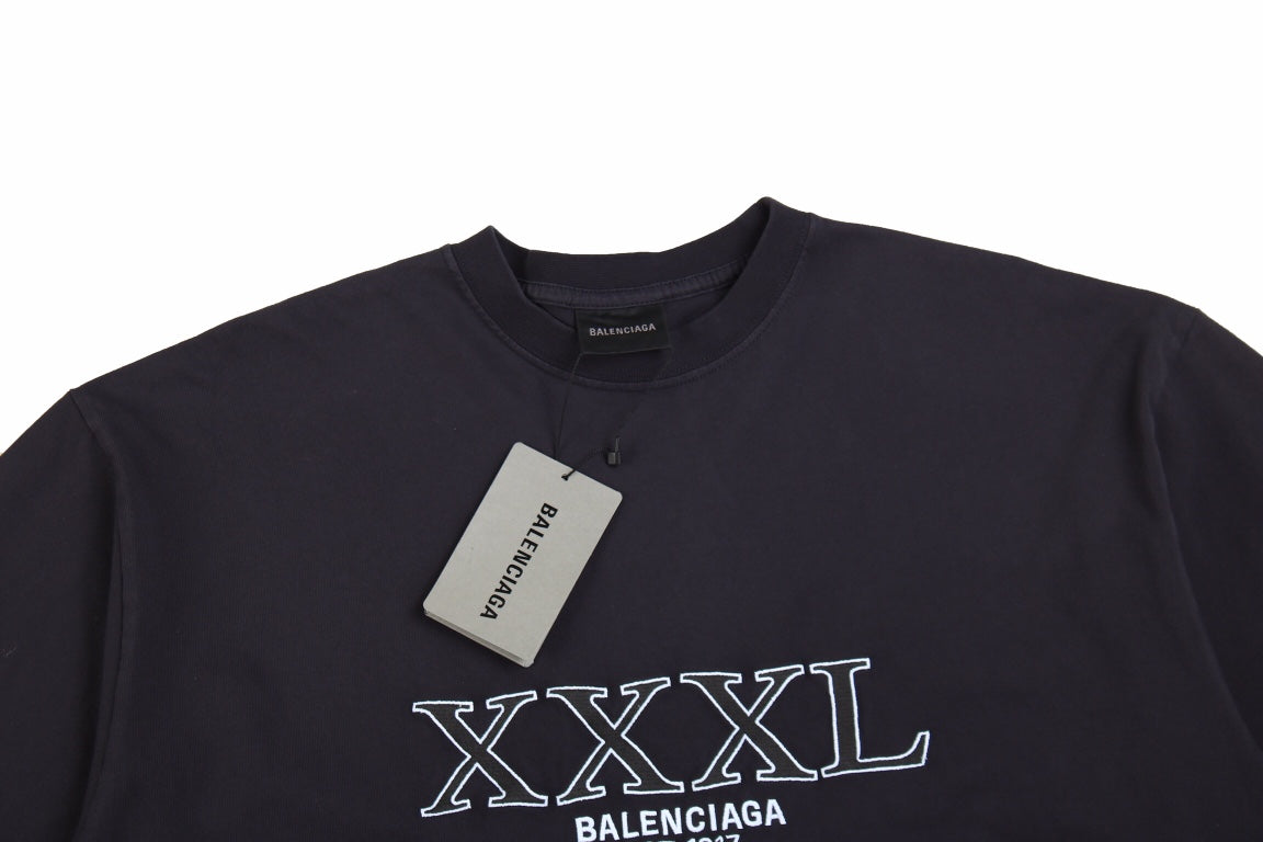 Ba*len*cia*ga t-shirt with xxxl logo