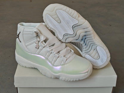 AIR JORDAN 11 RETRO "PEARL WHITE"