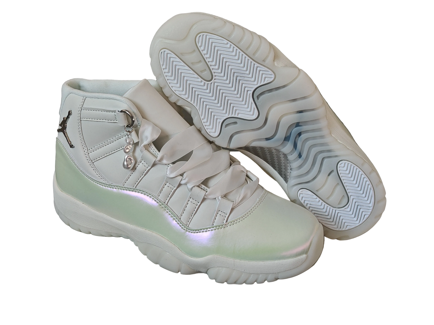 AIR JORDAN 11 RETRO "PEARL WHITE"