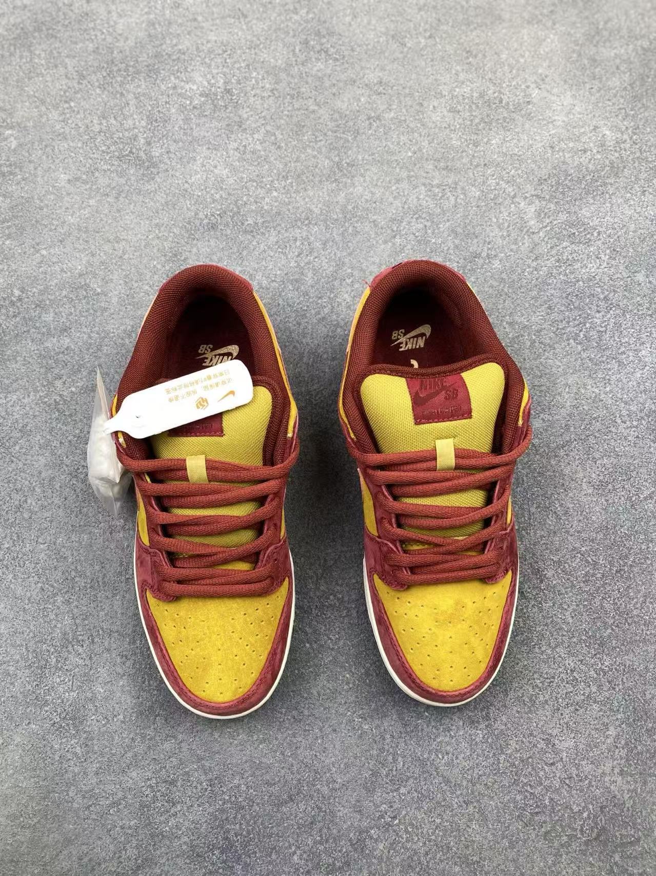 Nike Dunk “Yellow/Red” – High-Contrast Street Style