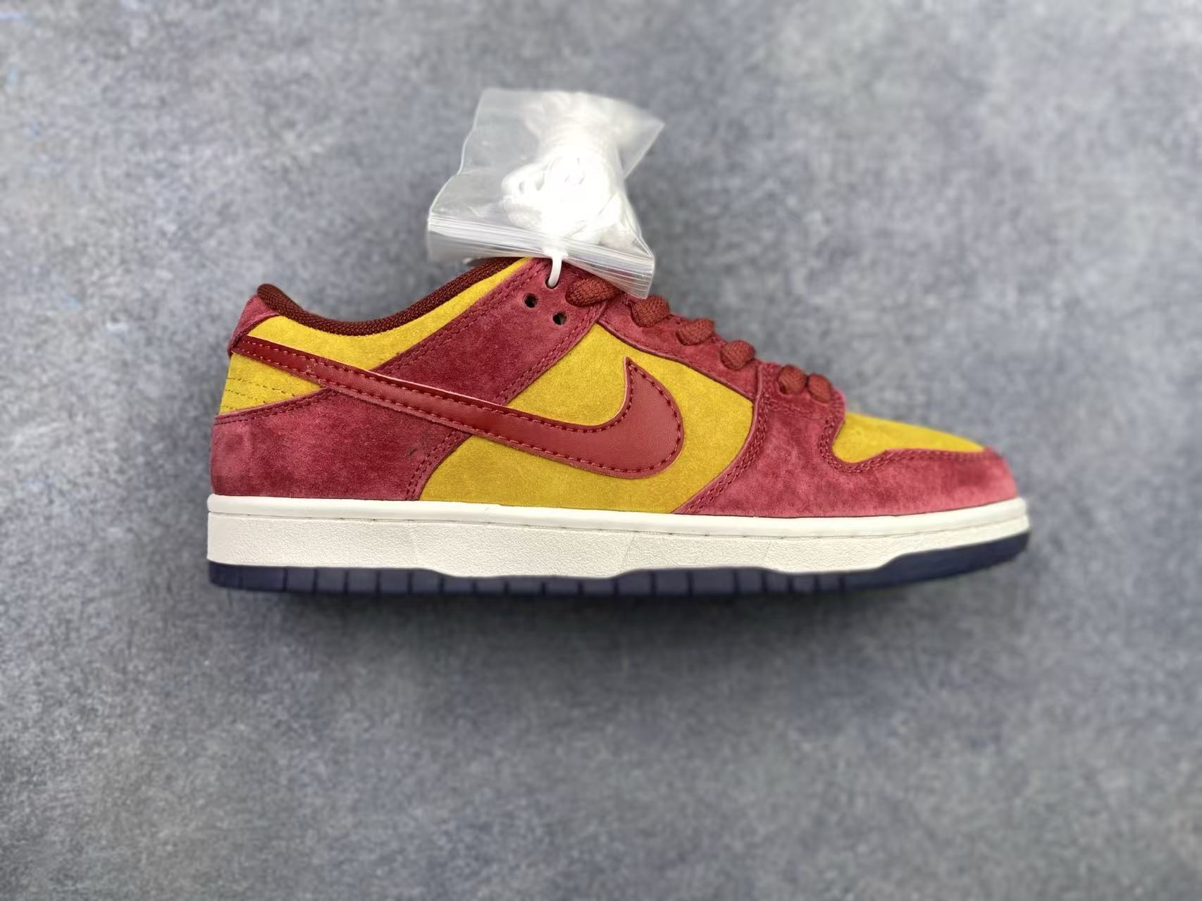 Nike Dunk “Yellow/Red” – High-Contrast Street Style
