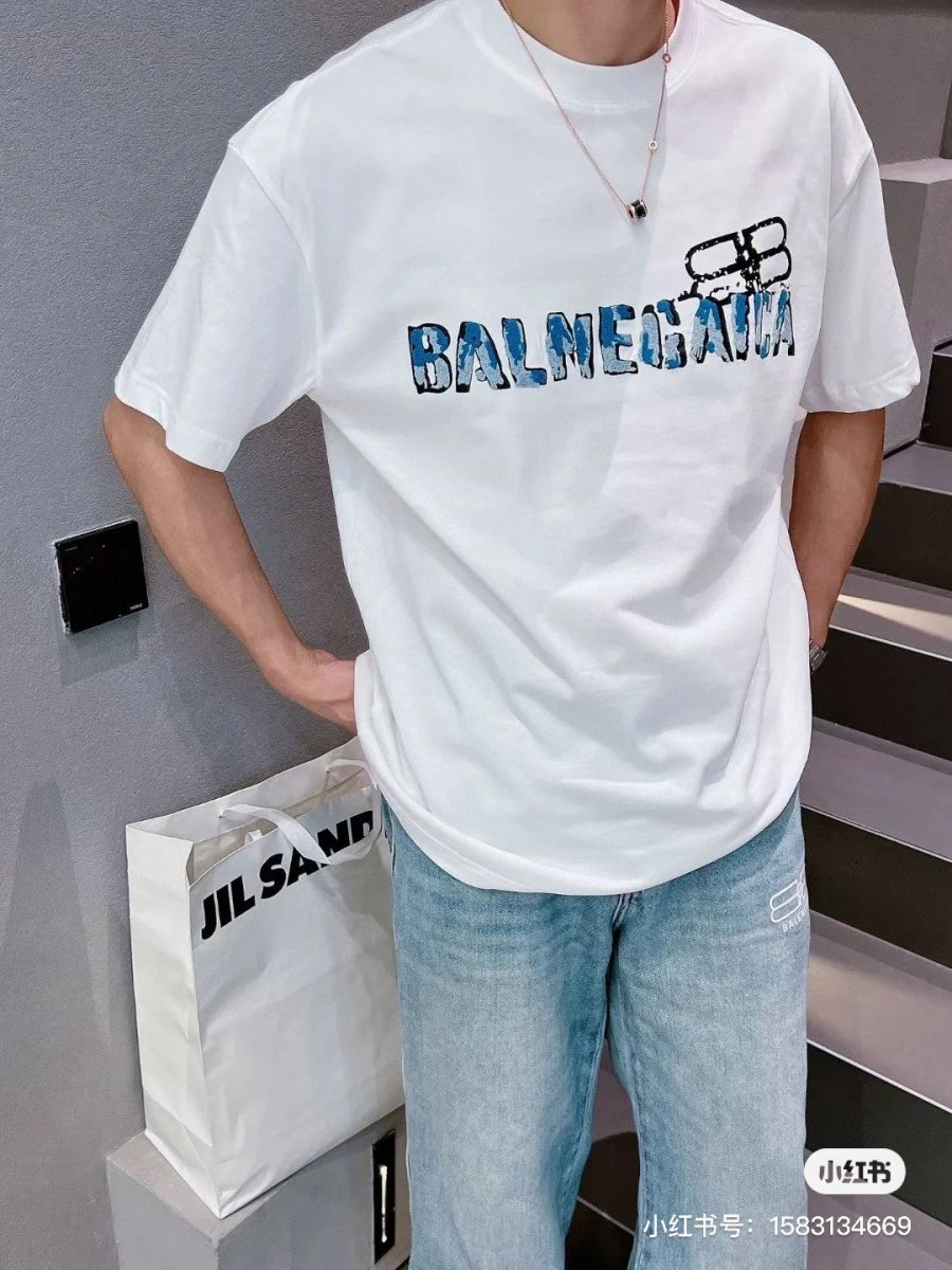 Balenciaga Distorted Logo T-Shirt - Prime Reps