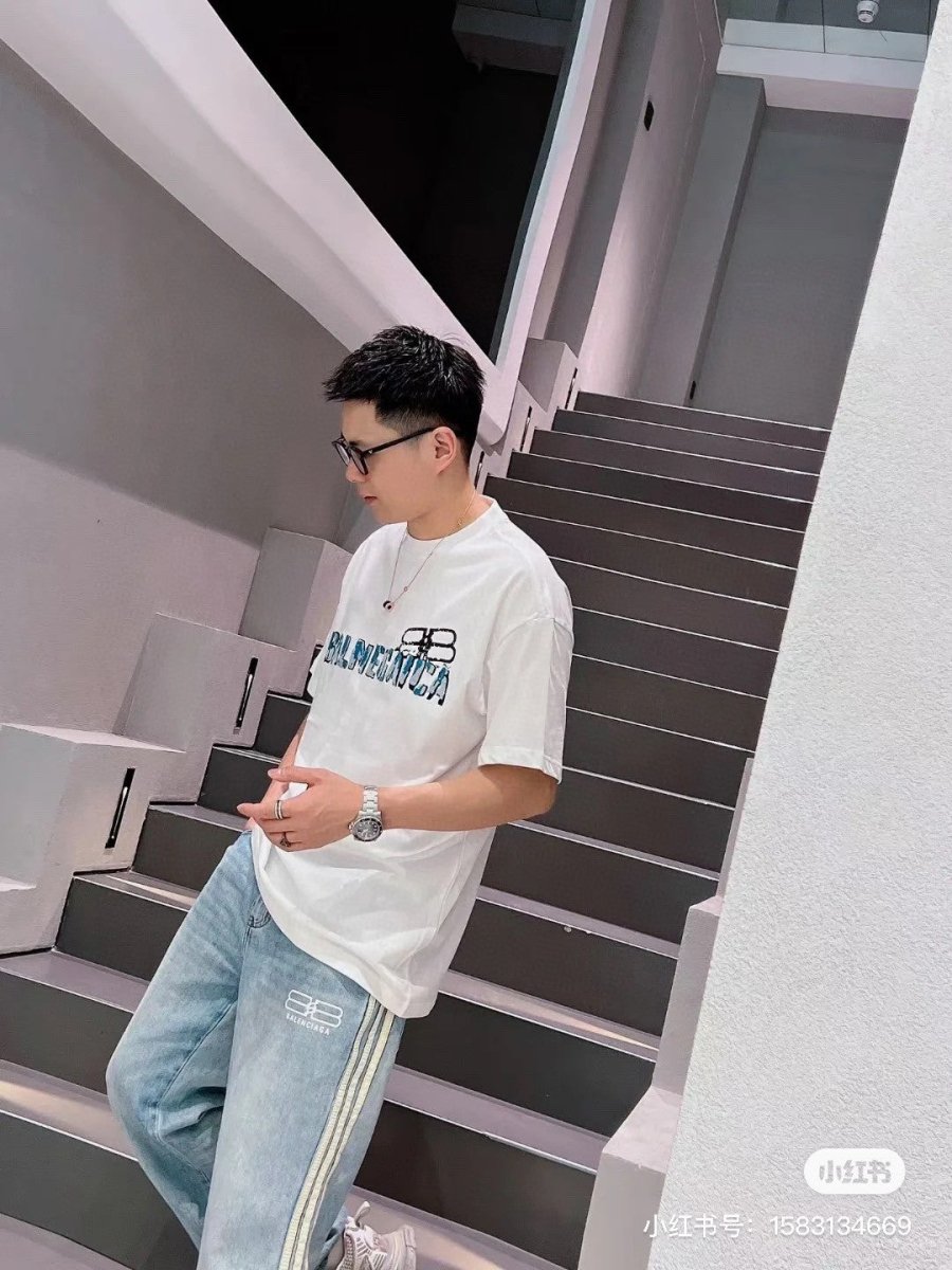 Balenciaga Graphic Logo T-Shirt (White) - Prime Reps