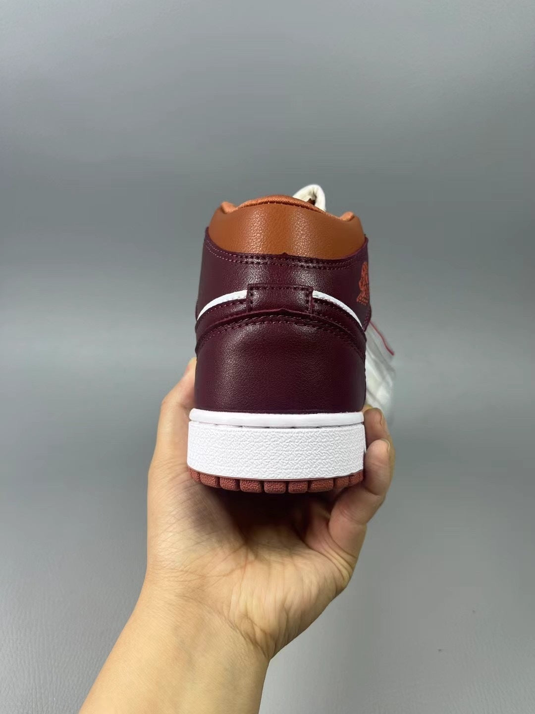 Air Jordan 1 Retro High OG "Brick Red"