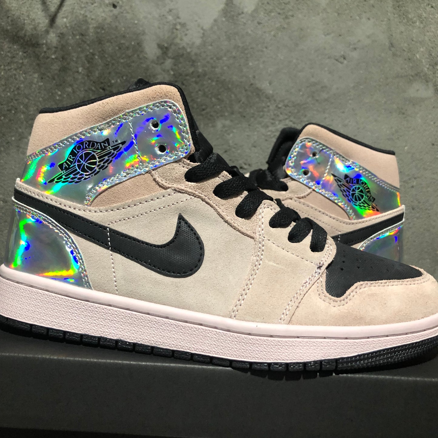 Air Jordan 1 Retro High OG 'Dusty Pink'