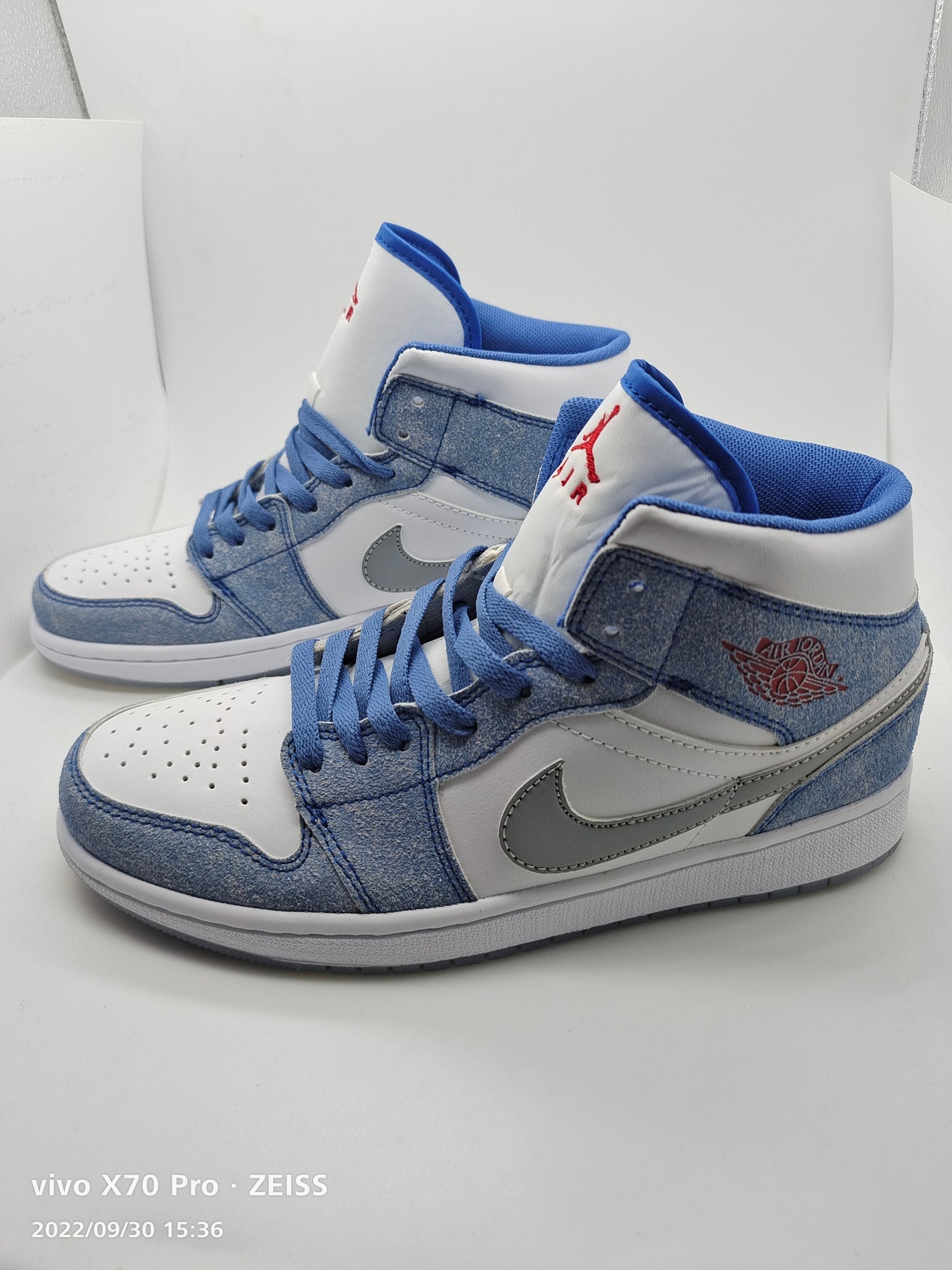 Air Jordan 1 Retro High OG "Light Orewood Brown"