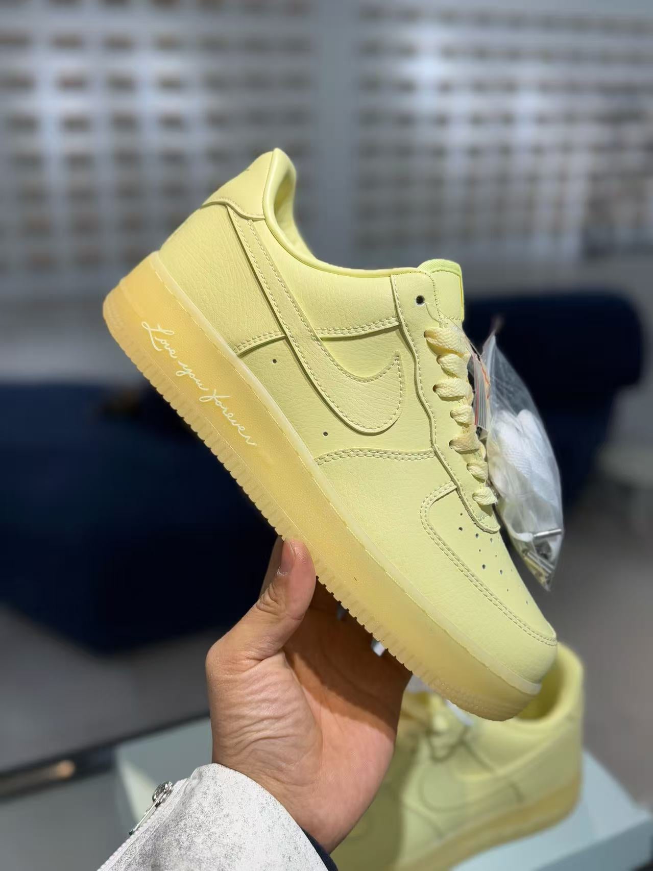 Nike Air Force 1 '07 in Yellow: Solar Icon