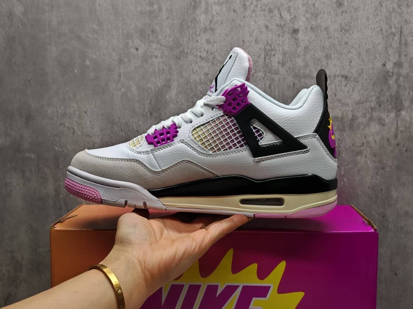 Air Jordan 4 Retro "Comic Book"