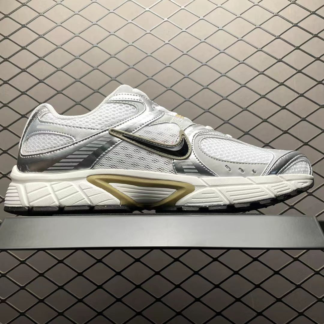 Nike V5 RNR “Silver/White” – Y2K Futuristic Runner