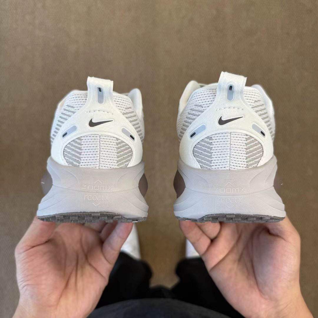 Nike Zoom Vomero in White/Grey: Urban Cumulus