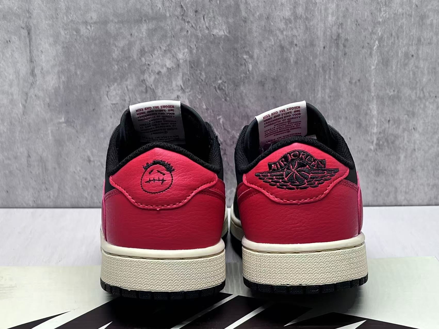 Air Jordan 1 Low "Reverse Bred"