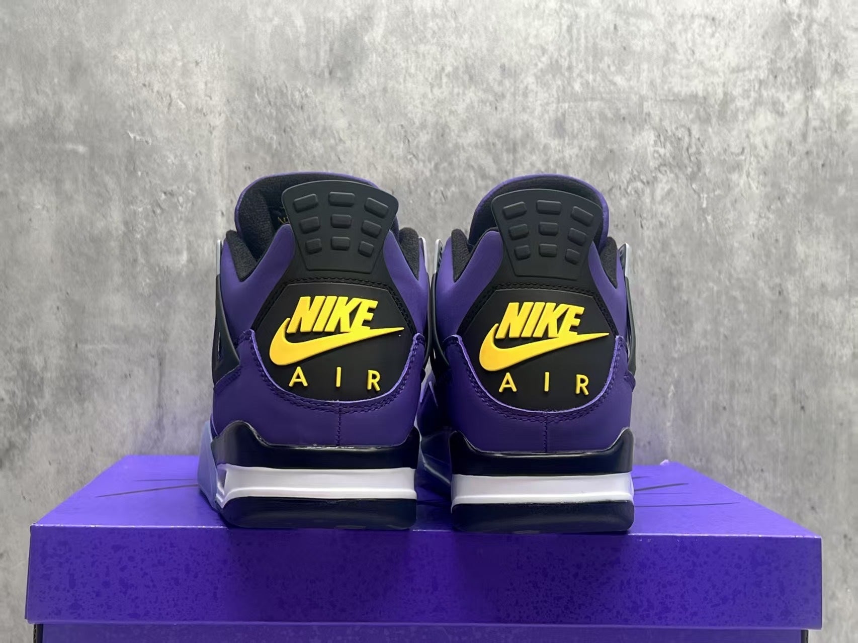 Air Jordan 4 Retro "Court Purple / Lakers"