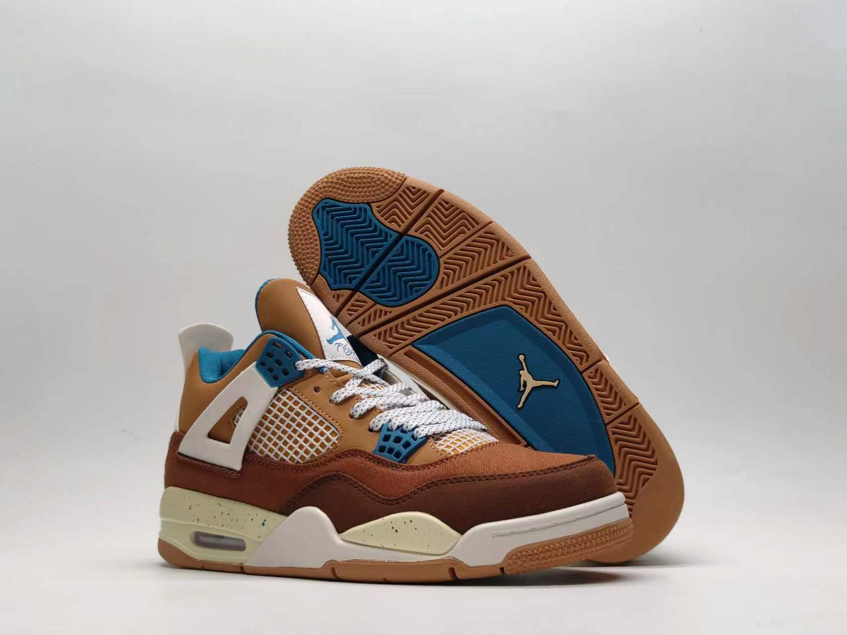 Air Jordan 4 Retro "Teddy Bear"