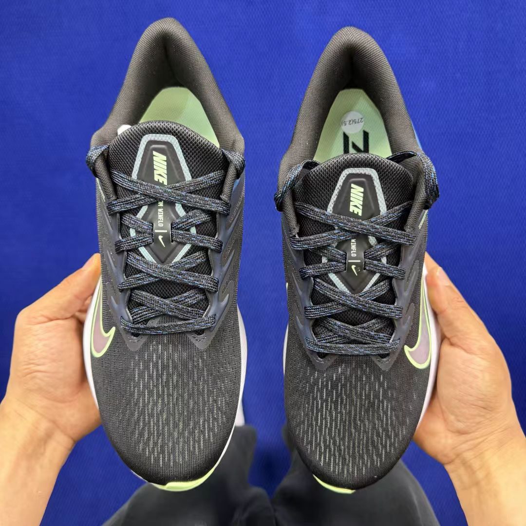 Nike Zoom Winflo in Black/Blue/Green: Nocturnal Gradient