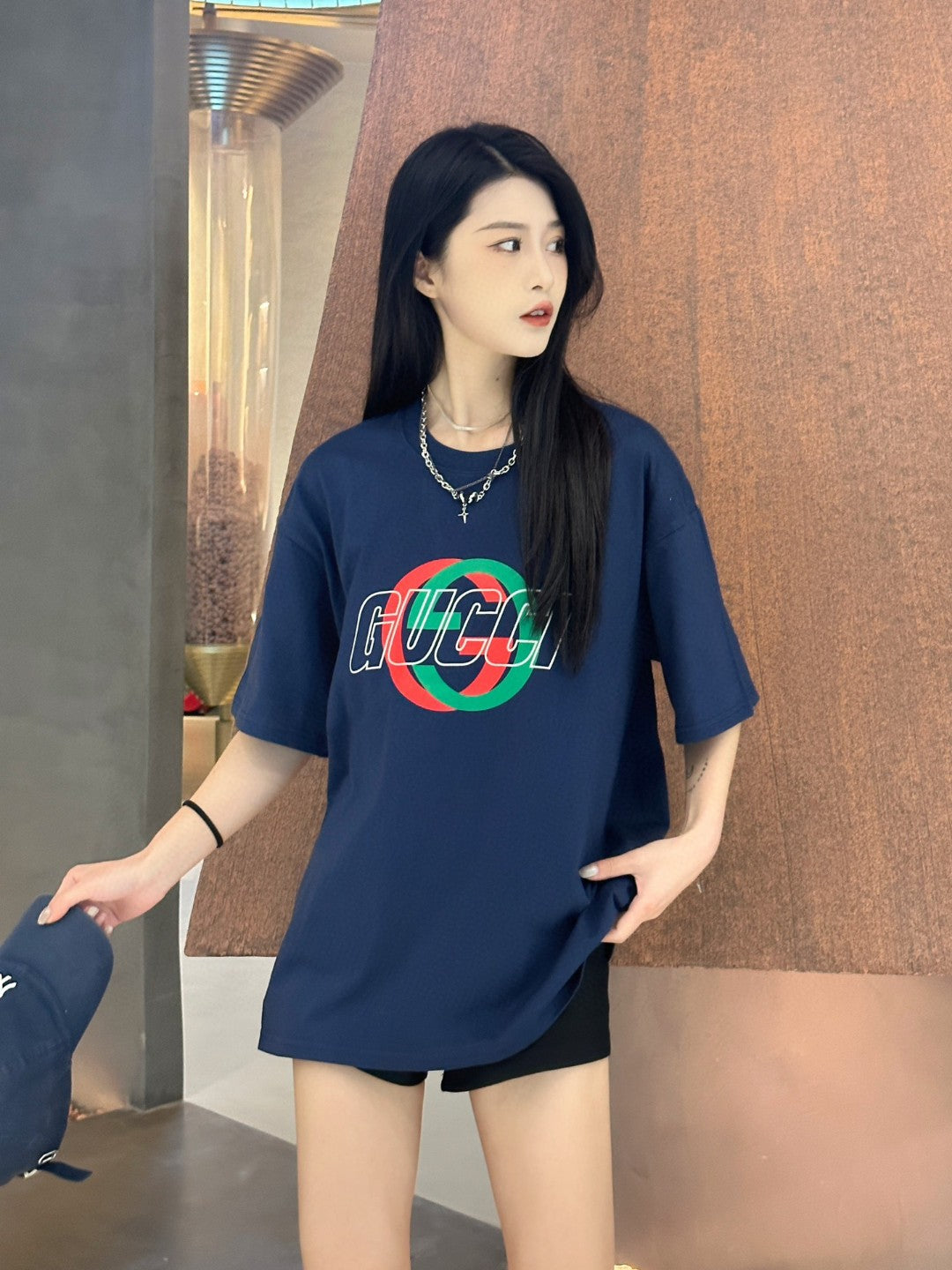 G*u*i navy t-shirt with overlapping logo