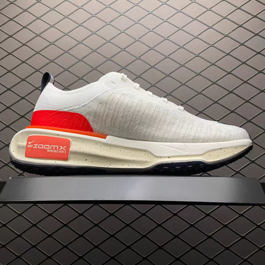 Nike Zoom Run in White/Red: Velocity Ignition