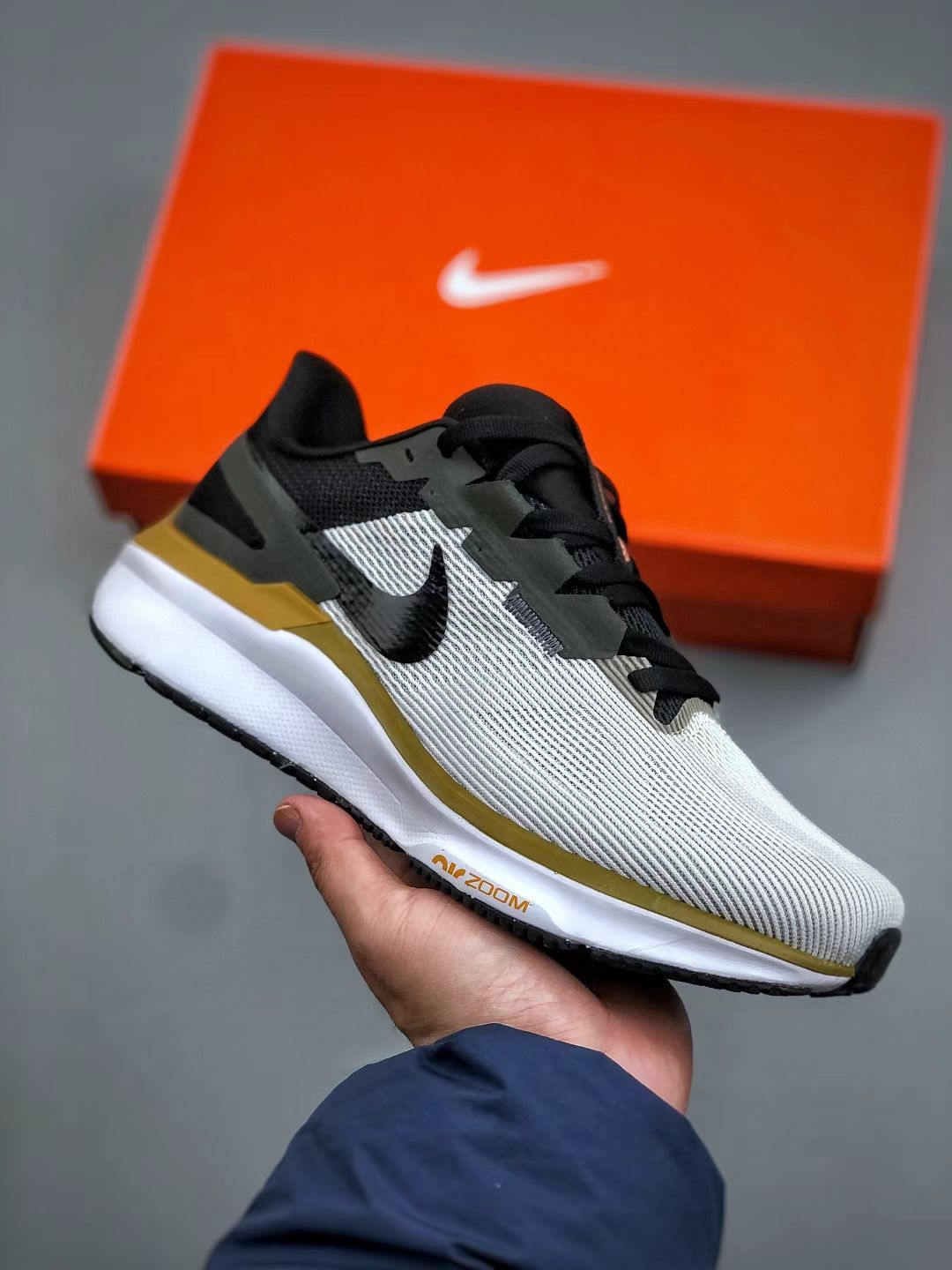 Nike Structure 25 in White/Yellow/Black: Architectural Guidance