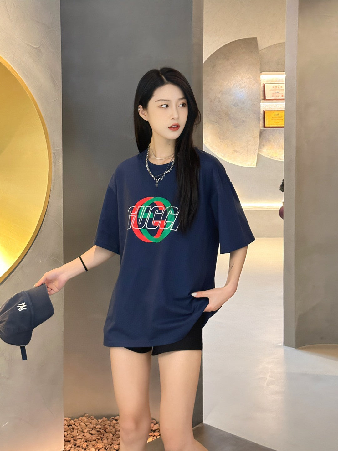 G*u*i navy t-shirt with overlapping logo