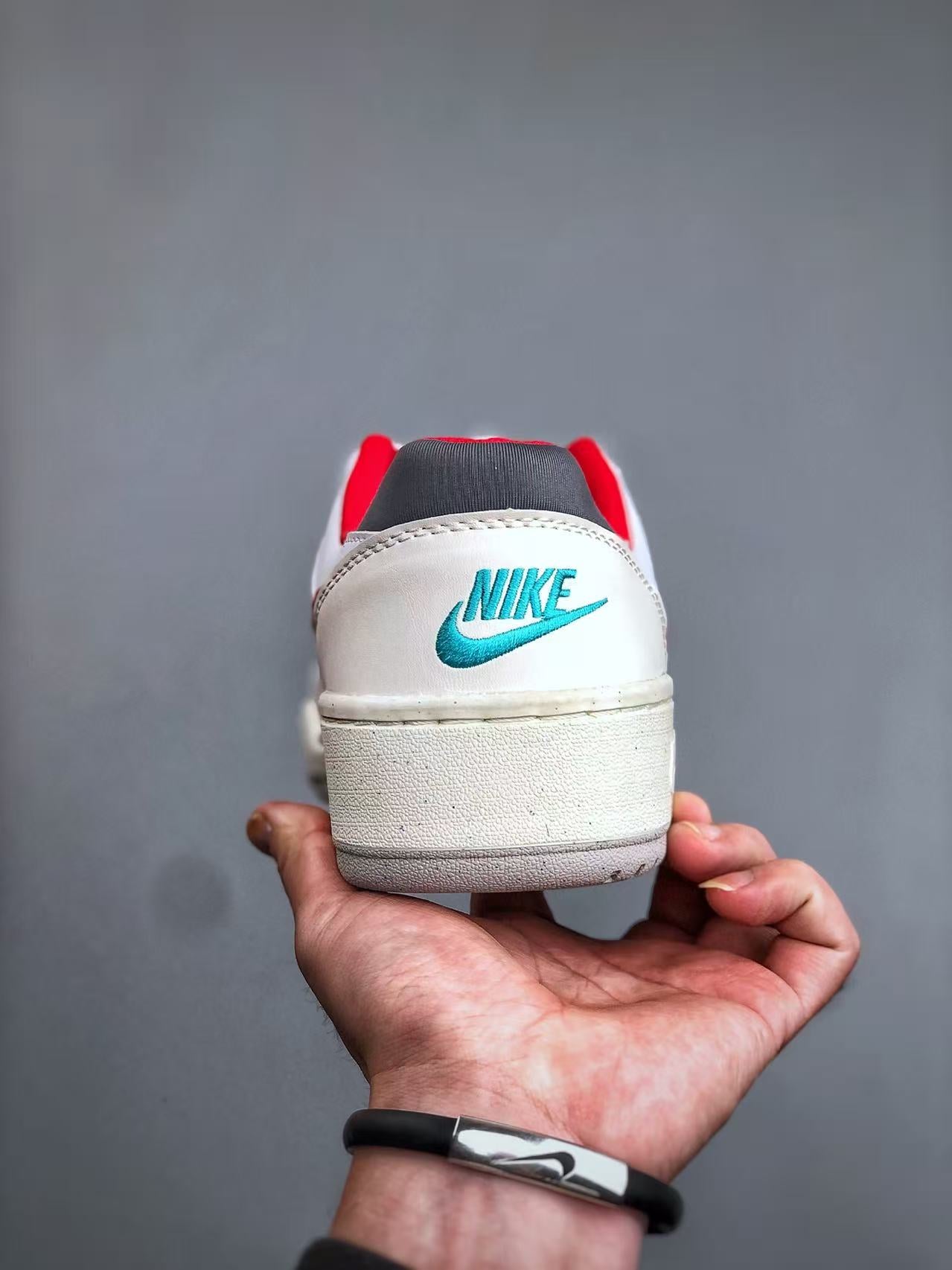 Nike Air Full Force Low in White/Red/Grey: Classic Court Gradient