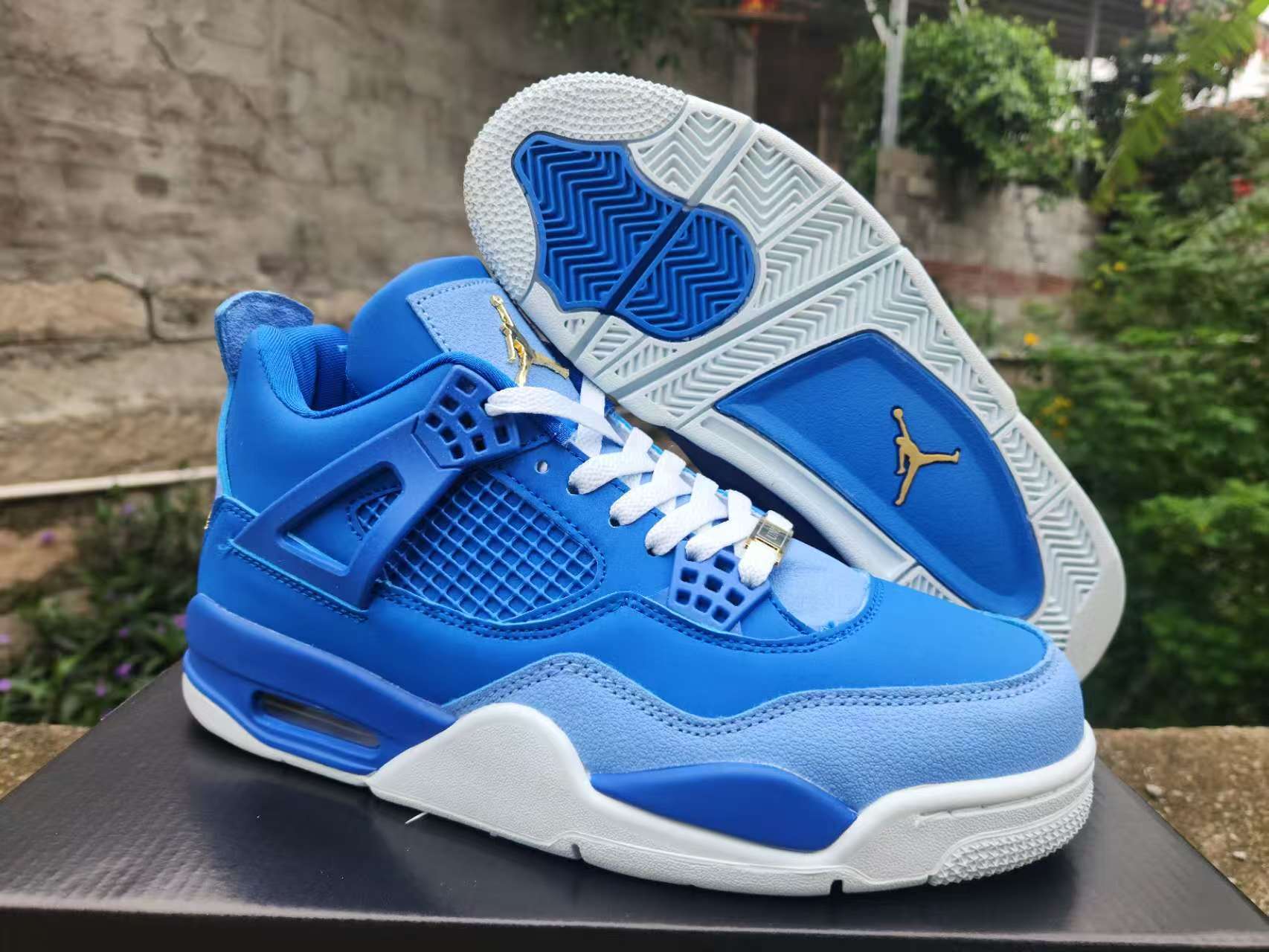 Air Jordan 4 Retro 'Royal Blue'