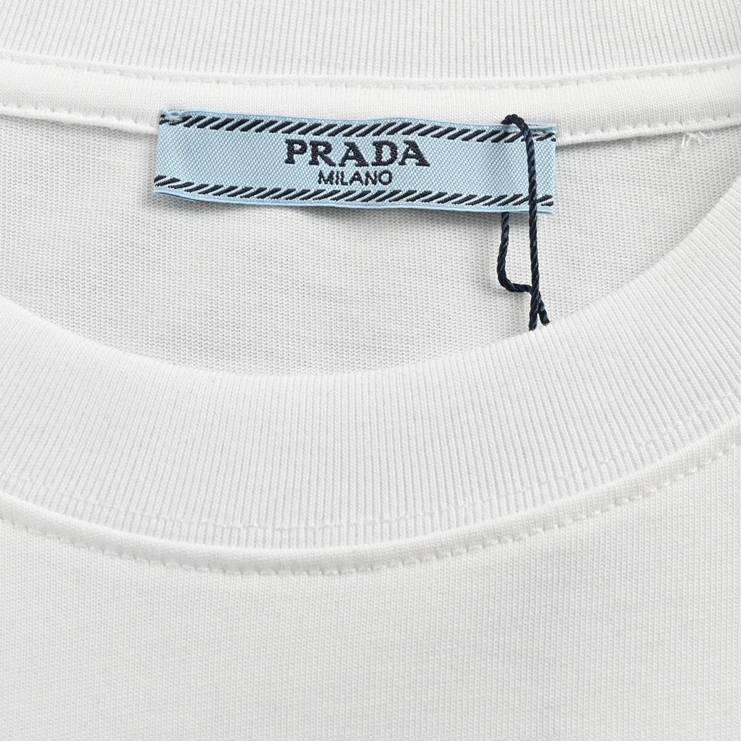 Pra*a t-shirt - pocket detail