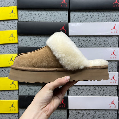 UGG Classic Ultra Mini Platform in Chestnut