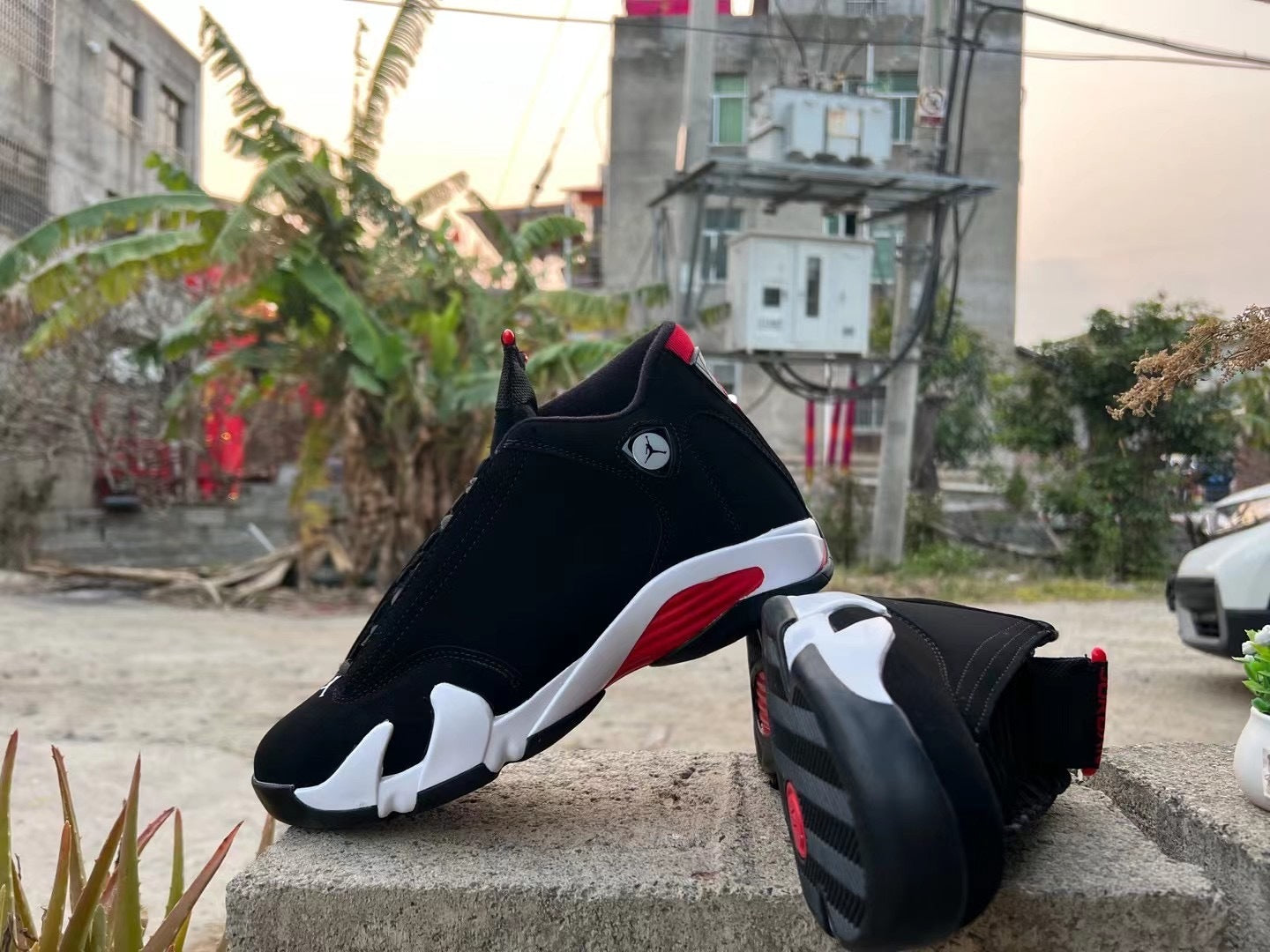 Air Jordan XIV Retro "Black / White / Varsity Red"