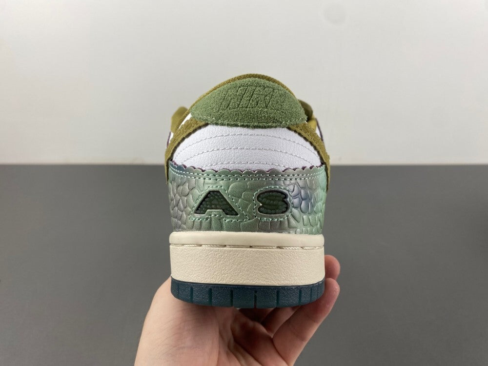 Nike SB Dunk Low "Chameleon"