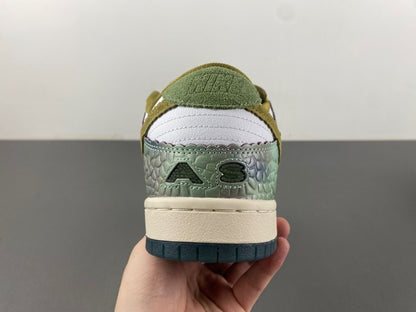 Nike SB Dunk Low "Chameleon"