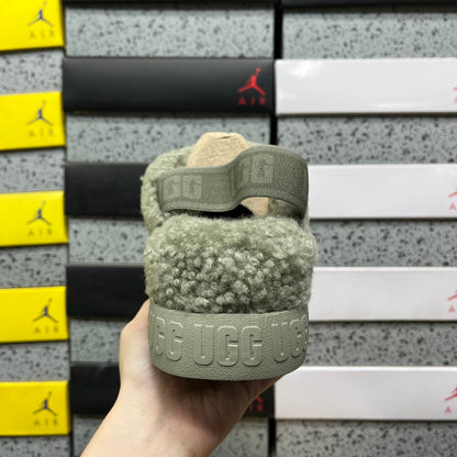 UGG Classic Snow Boot in Green