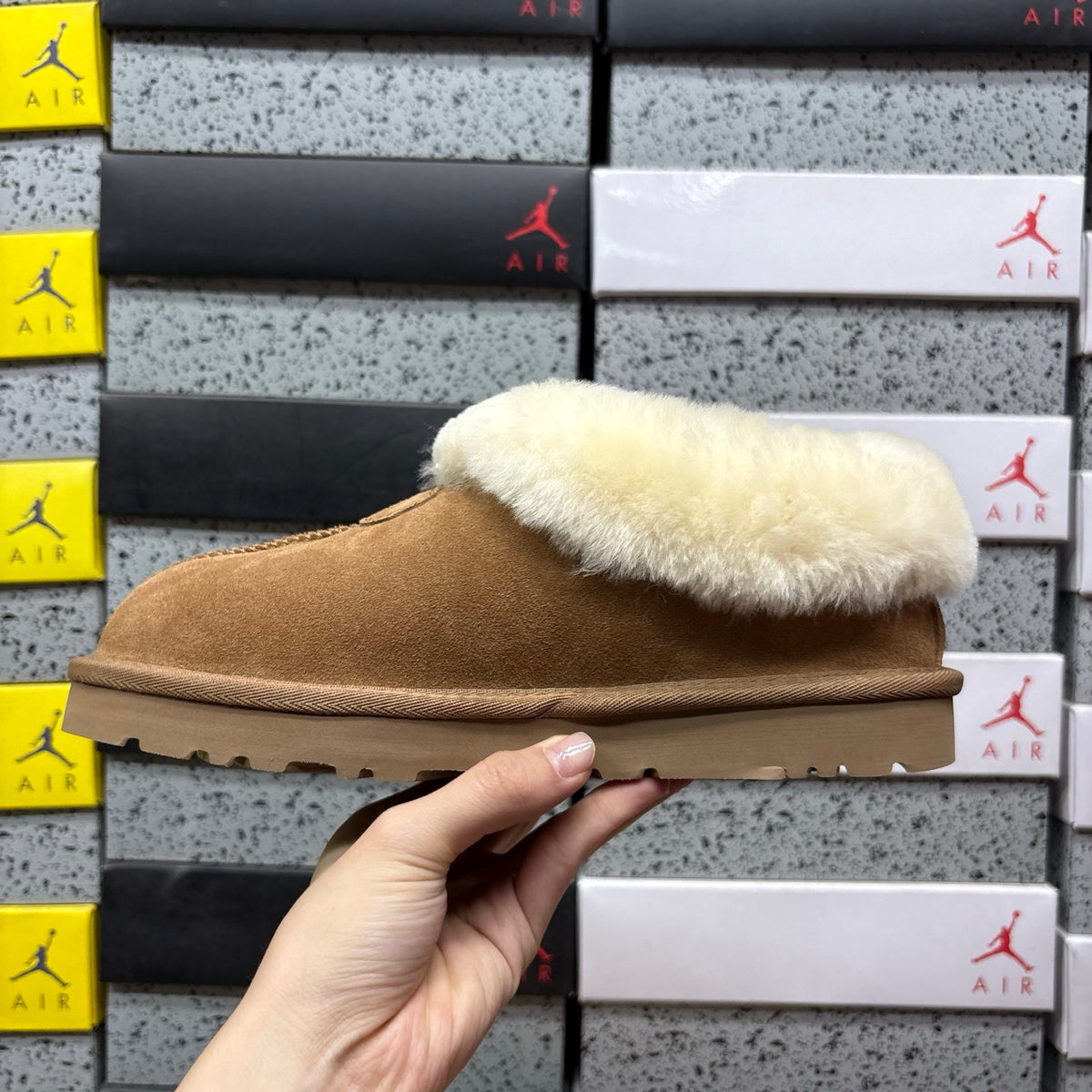 UGG Classic Snow Boot in Chestnut