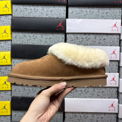 UGG Classic Snow Boot in Chestnut