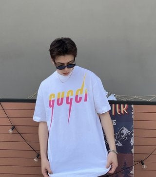 G*u*i t-shirt with retro logo