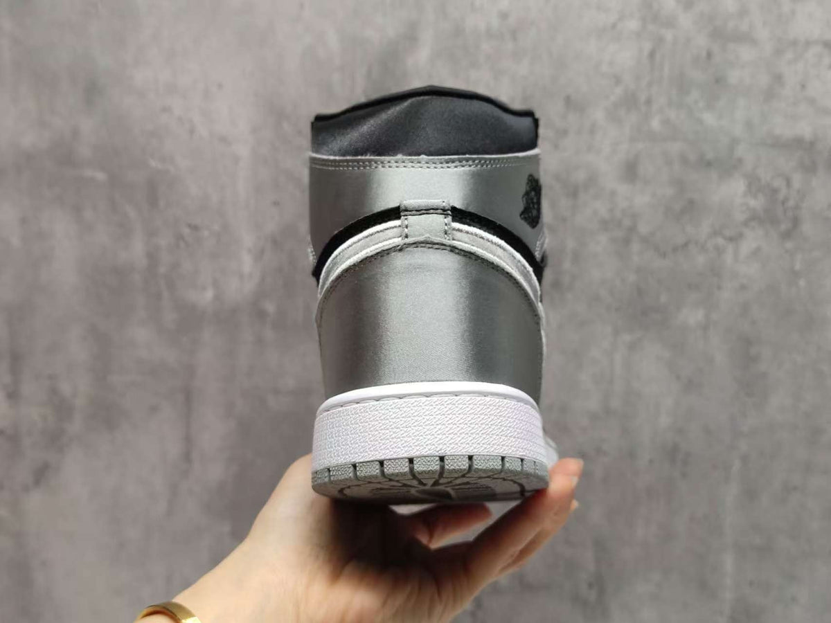 Air Jordan 1 Retro High OG "Shadow Silk"