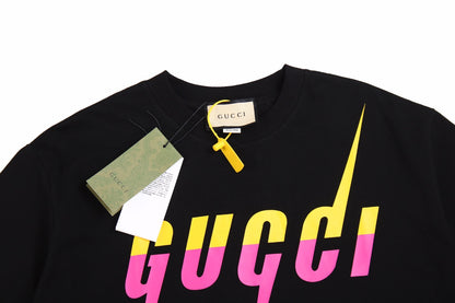 Gucci T-shirt with Retro Logo (Black)