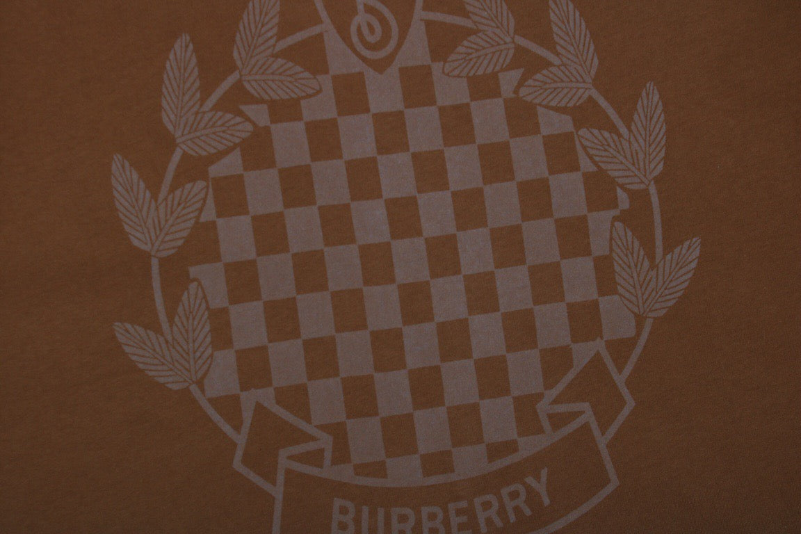 Burberry T-shirt with Checkered Crest