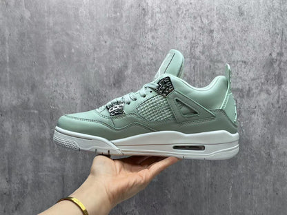 Air Jordan 4 Retro "Cool Mint"