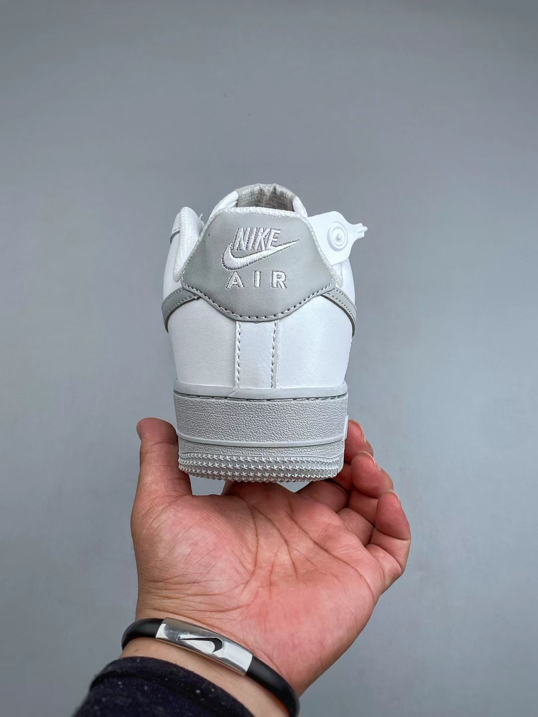 Nike Air Force 1 Low “White/Grey” – Timeless Minimalist Staple