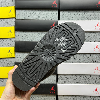 UGG Classic Mini Snow Boot in Grey