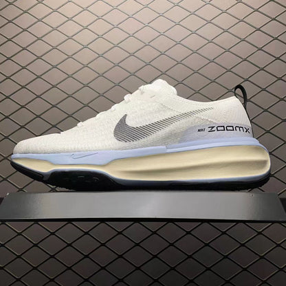 Nike Zoom Run in White/Black/Mist Blue: Aerial Drift
