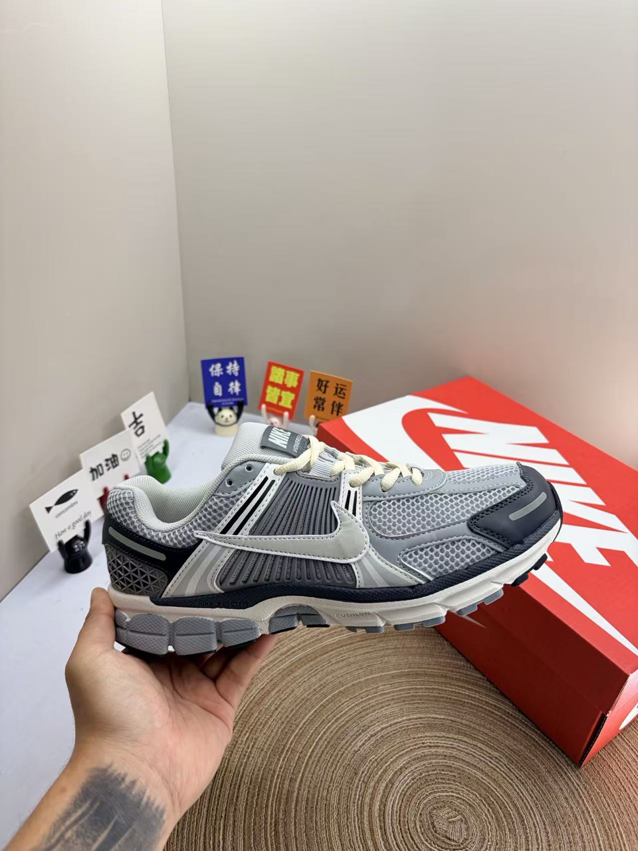 Nike Zoom Vomero 5 in Silver Grey: Liquid Metal
